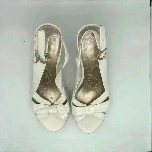 Hot Kiss Shoes - White hot kiss Heels sandals Size 8